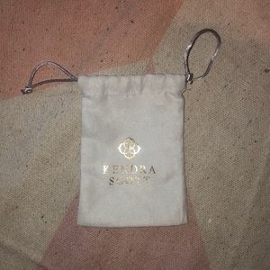 5 for $25📦 Kendra Scott draw string dust bag